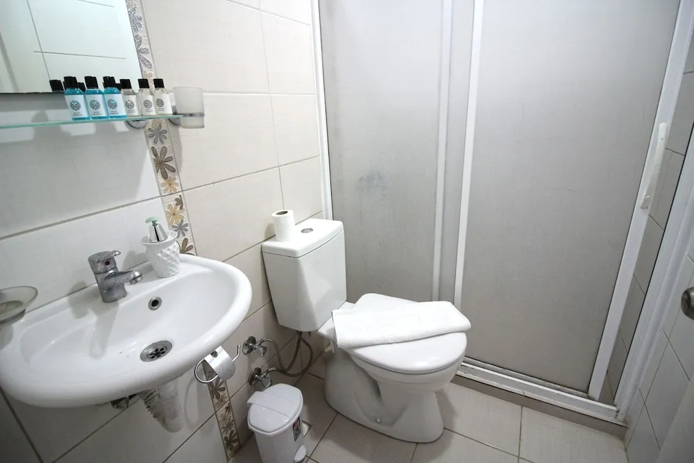 Economy Triple Room, Basement Floor