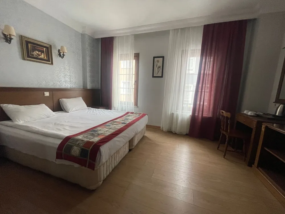 Standard Tek Büyük veya İki Ayrı Yataklı Oda