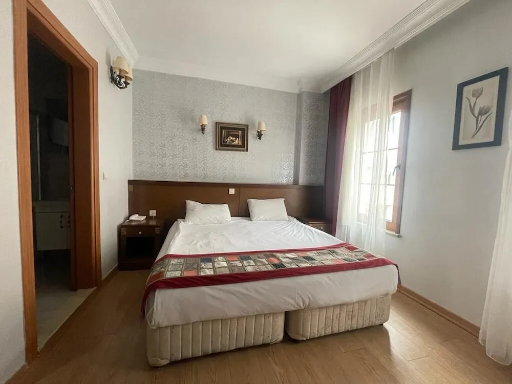 Standard Tek Büyük veya İki Ayrı Yataklı Oda