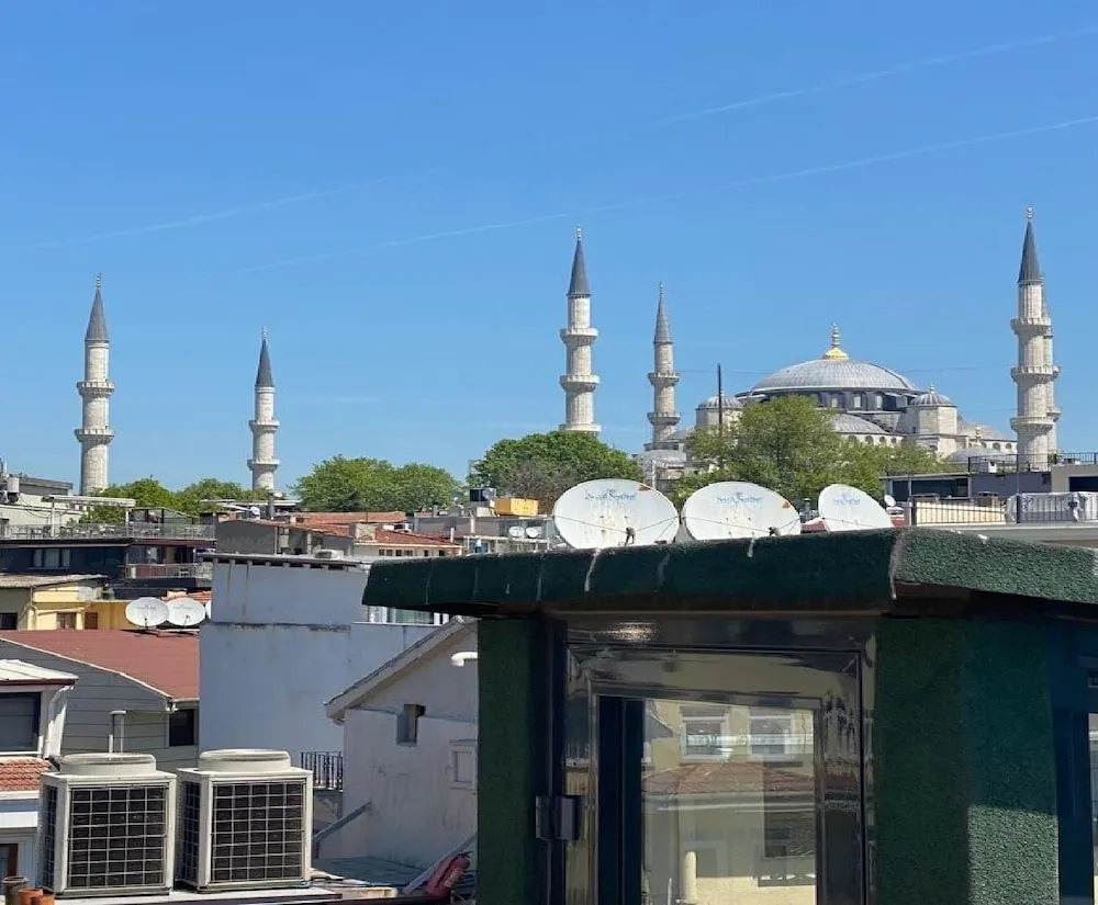 Standard Tek Büyük veya İki Ayrı Yataklı Oda