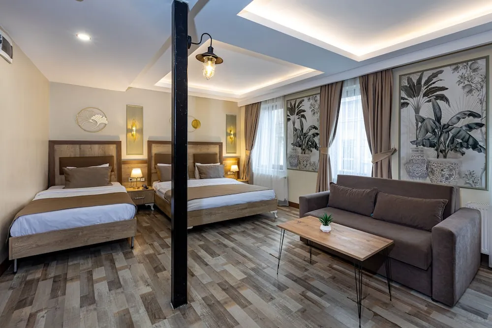 Deluxe Dört Kişilik Oda