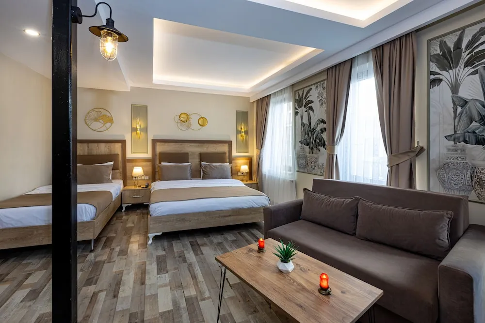 Deluxe Dört Kişilik Oda