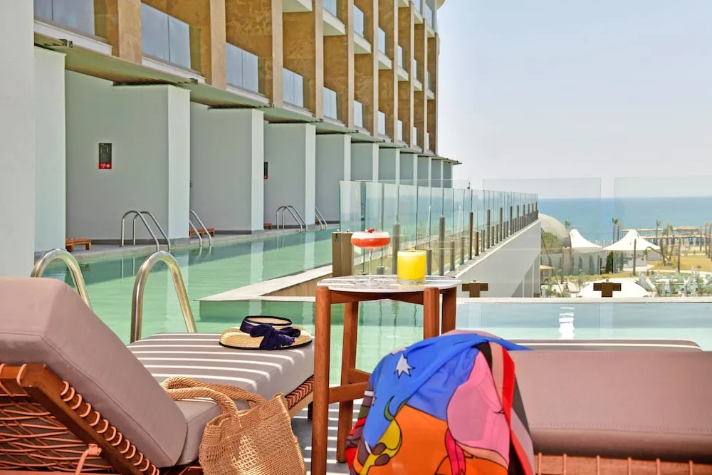 Family Swim Up Suite Sea View