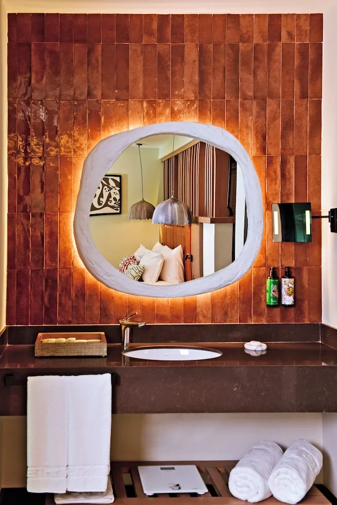 Superior Whirlpool Room Swim Up Sea View