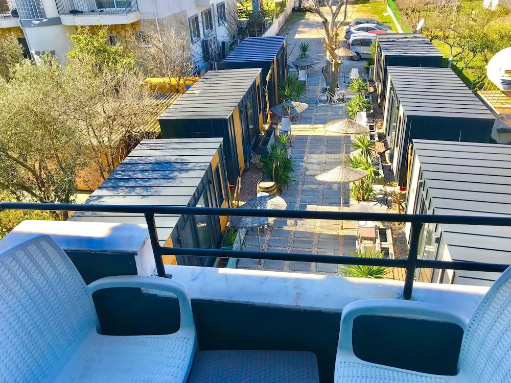 Standard Üç Kişilik Oda, Bahçe Manzaralı