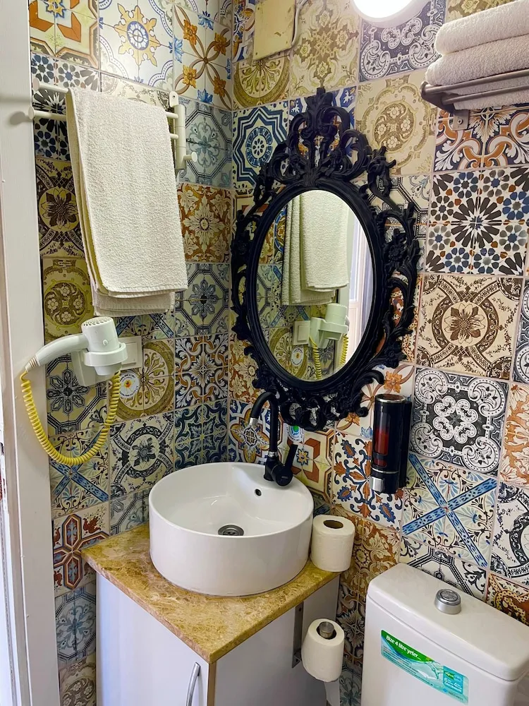 Standard Üç Kişilik Oda, Bahçe Manzaralı