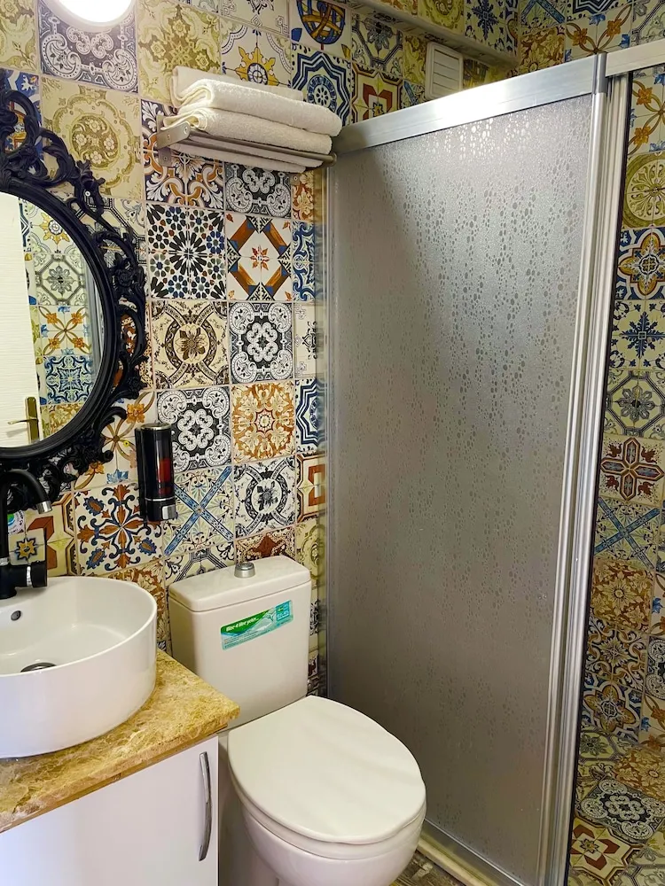 Standard Üç Kişilik Oda, Bahçe Manzaralı