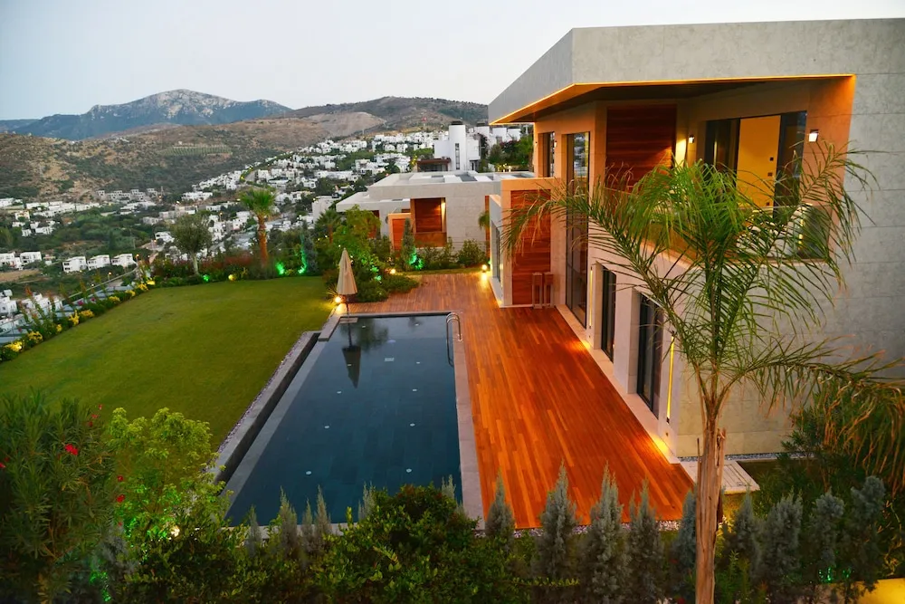 Luxury Villa