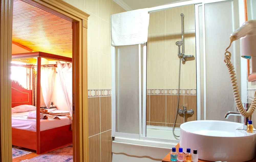 Deluxe Üç Kişilik Oda