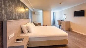 Marina Park Hotel