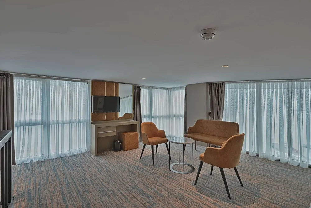 Süit, Birden Çok Yatak, Balkon, Manzaralı