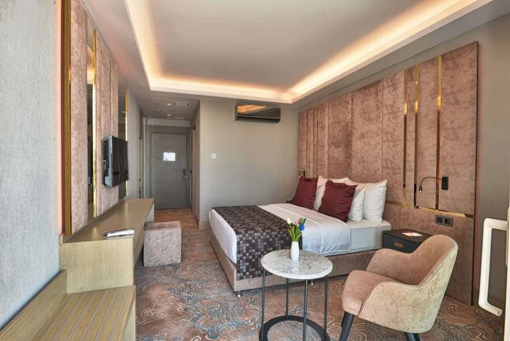 Superior Oda, 1 Çift Kişilik Yatak, Engellilere Uygun, Balkon (Walk-in Shower)