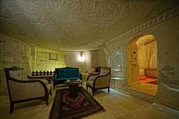 Castle Cave Hotel