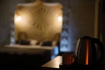 Castle Cave Hotel