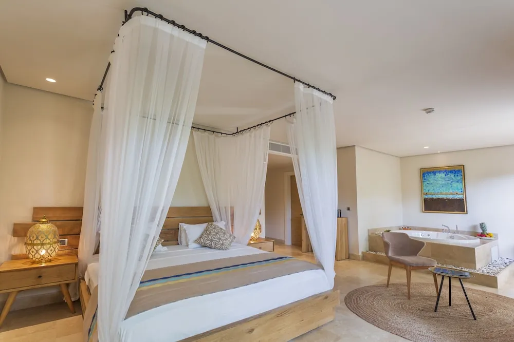 Luxury Tek Büyük Yataklı Oda