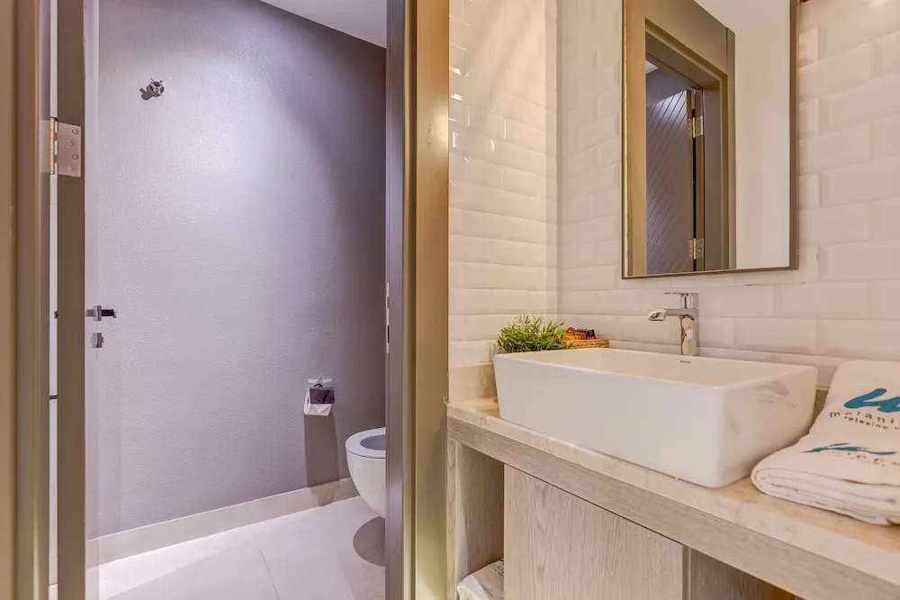Deluxe Tek Büyük Yataklı Oda, 1 En Büyük (King) Boy Yatak, Sıcak Su Küveti, Deniz Manzaralı