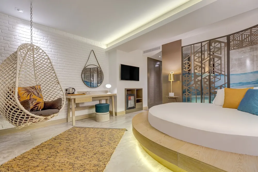 Deluxe Tek Büyük Yataklı Oda, 1 Büyük (Queen) Boy Yatak, Sıcak Su Küveti, Deniz Manzaralı