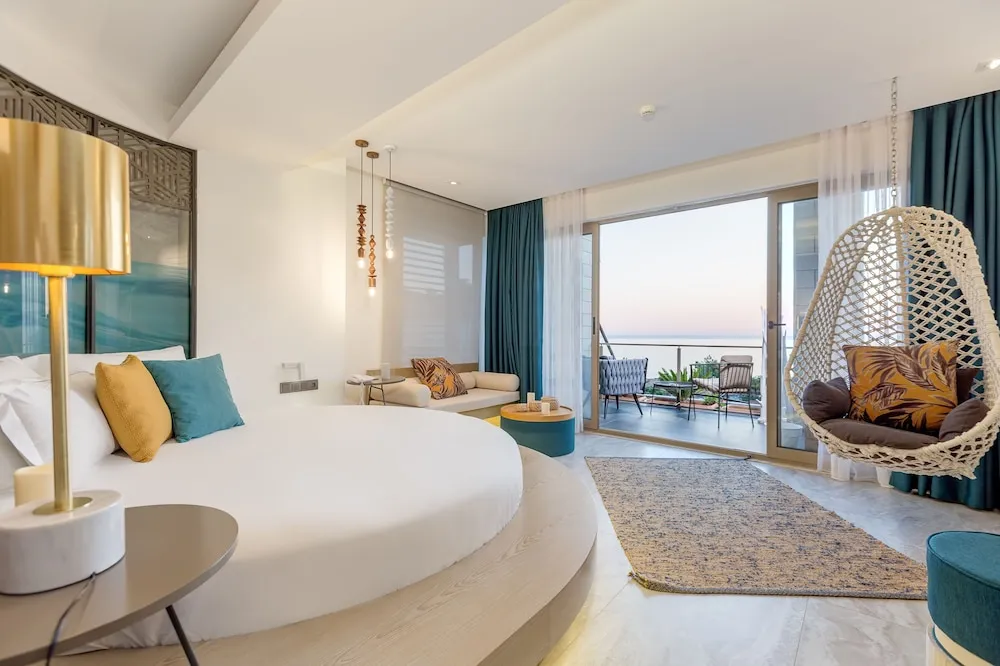 Deluxe Tek Büyük Yataklı Oda, 1 Büyük (Queen) Boy Yatak, Sıcak Su Küveti, Deniz Manzaralı