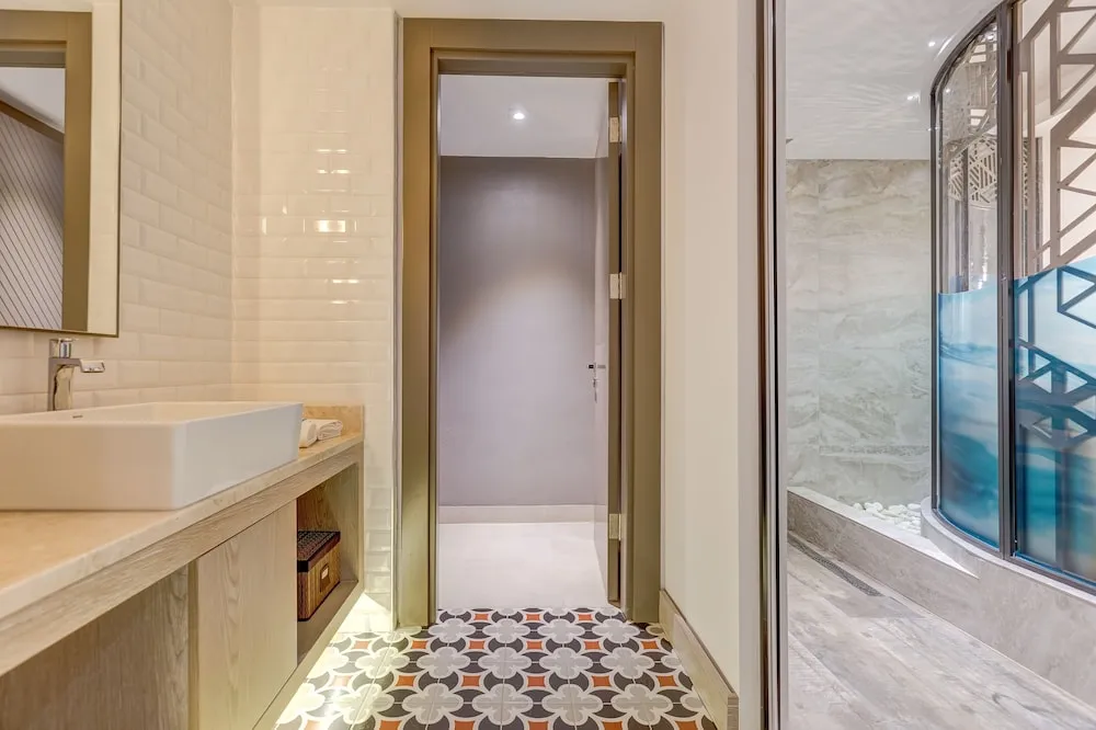 Deluxe Tek Büyük Yataklı Oda, 1 Büyük (Queen) Boy Yatak, Sıcak Su Küveti, Deniz Manzaralı