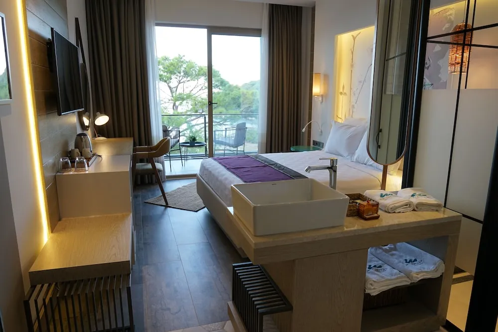Deluxe Tek Büyük Yataklı Oda, Deniz Manzaralı
