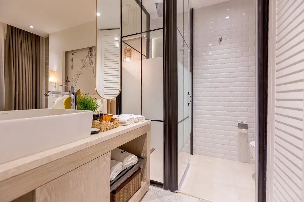 Deluxe Tek Büyük Yataklı Oda, Deniz Manzaralı