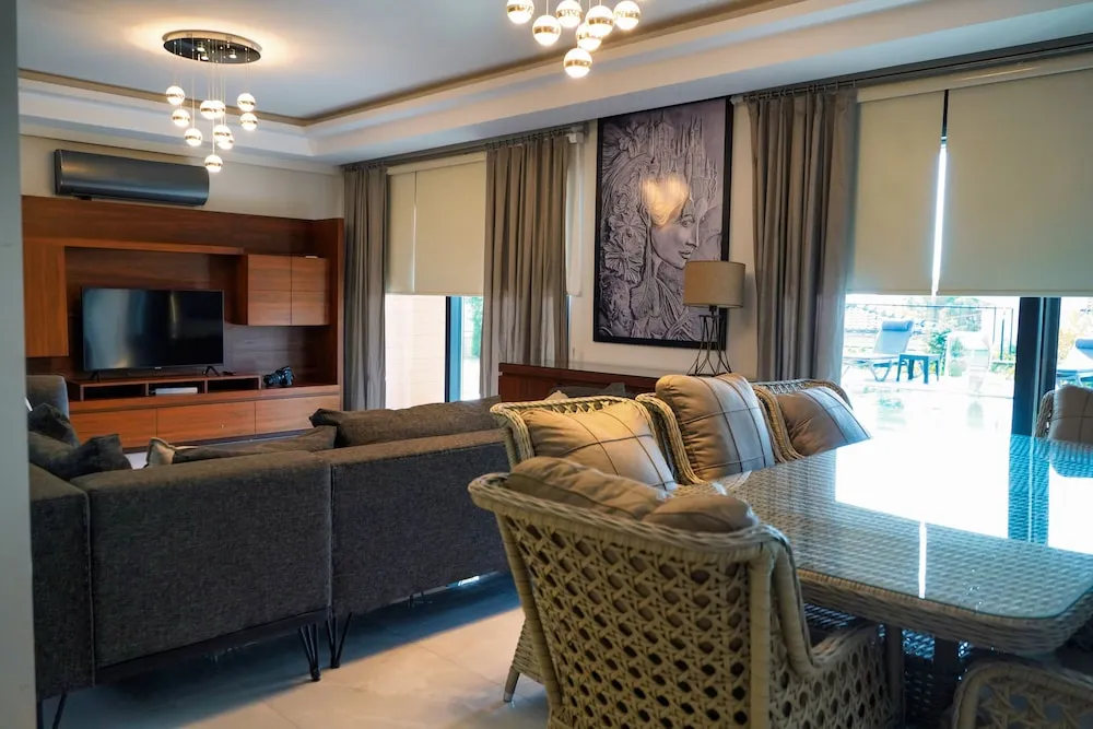 Luxury Villa, Deniz Manzaralı, Bahçeli