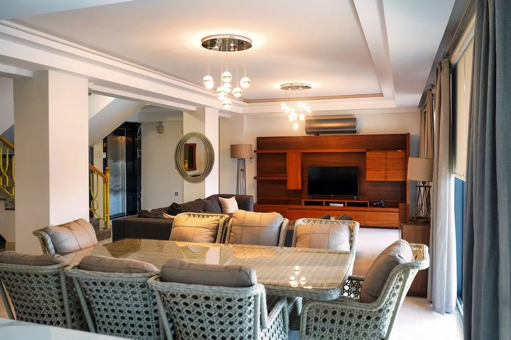 Luxury Villa, Deniz Manzaralı, Bahçeli