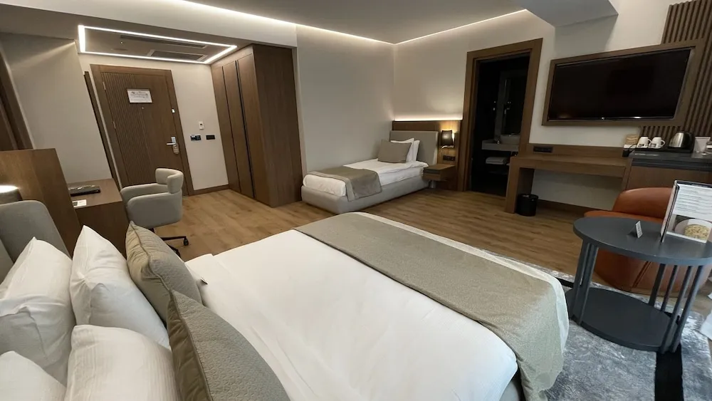 Deluxe Üç Kişilik Oda