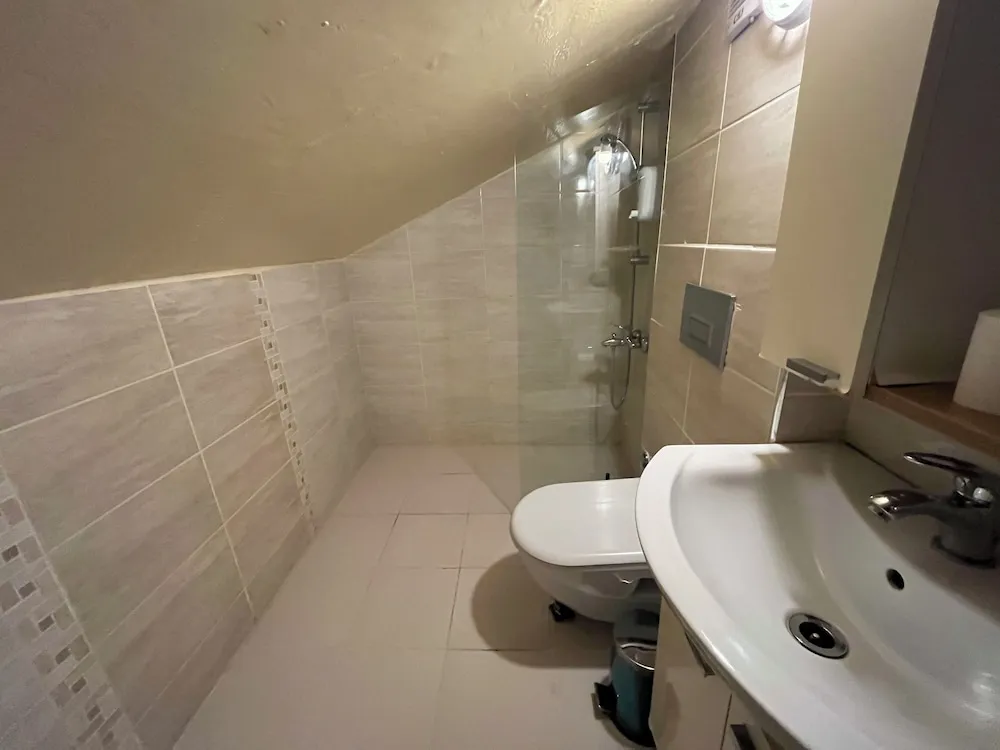 Economy Tek Büyük Yataklı Oda