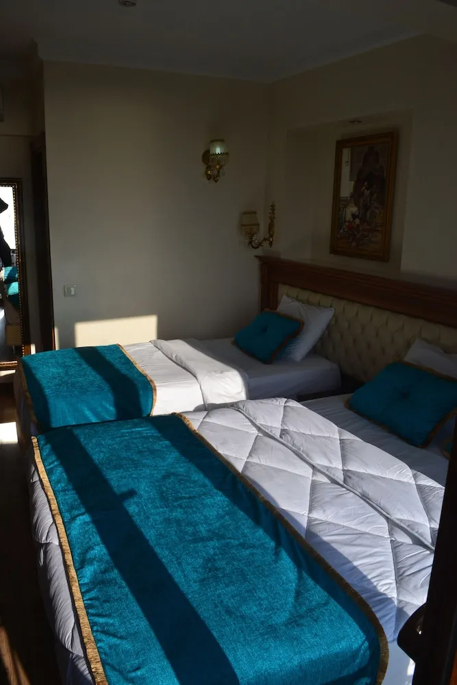 Üç Kişilik Oda, Deniz Manzaralı