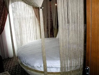 Salinas Istanbul Hotel