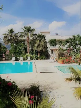 Kiriş Garden Hotel