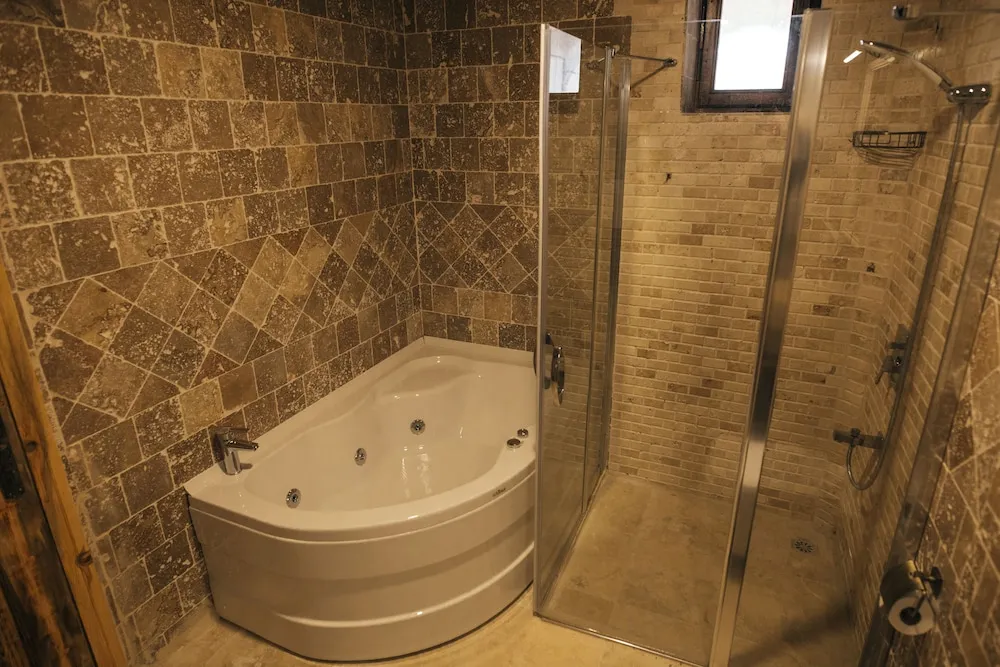 Süit, Sıcak Su Küveti