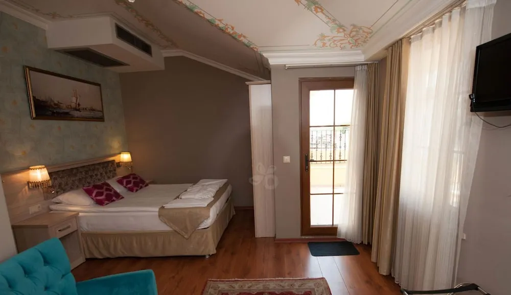 Triple Room with Terrace Balcony