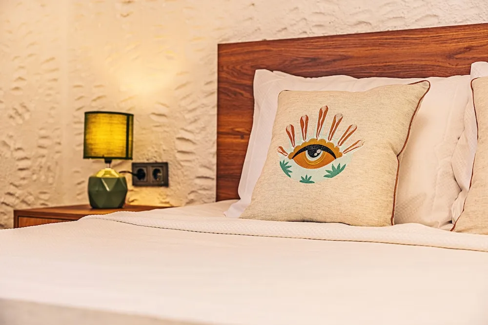 Superior Room (2-3 People) Bay Window