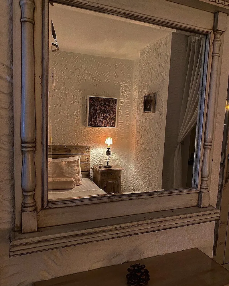 Superior Room (2-3 People) Bay Window