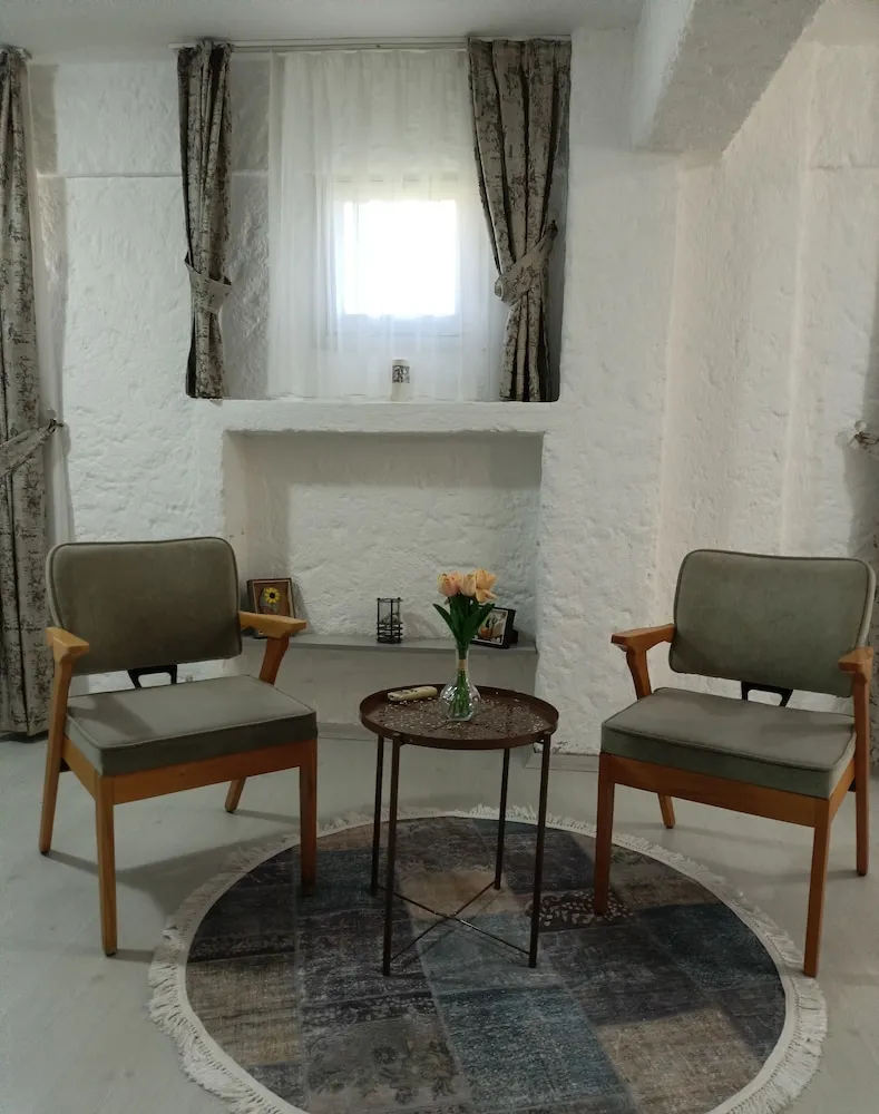 Family Room (3-4 people) Minus 1st Floor