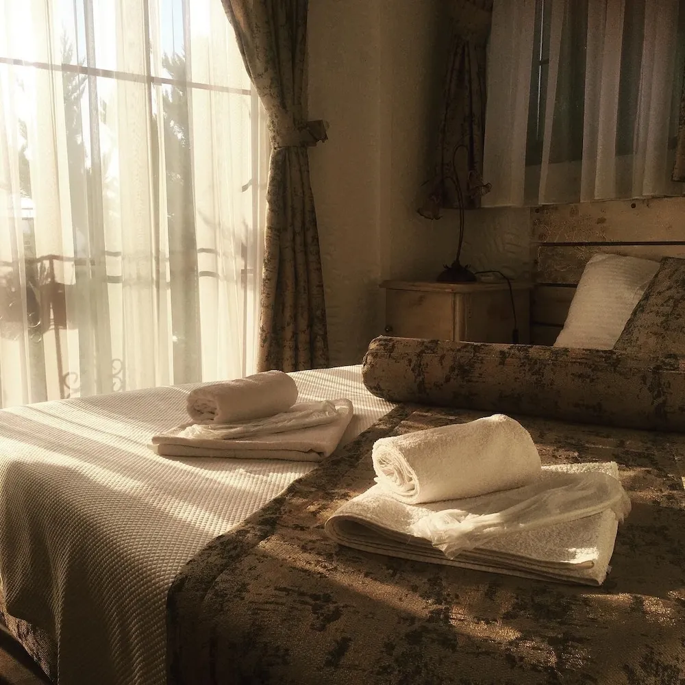 Standard Tek Büyük Yataklı Oda