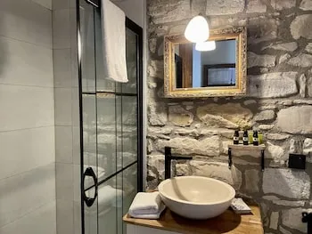 Urla Taş Konak Otel