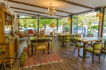 Urla Taş Konak Otel