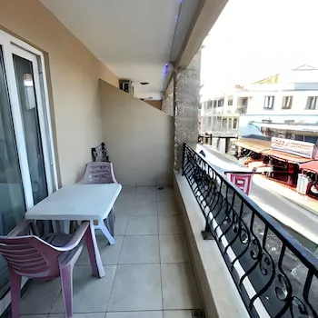Beachway Hotel Side