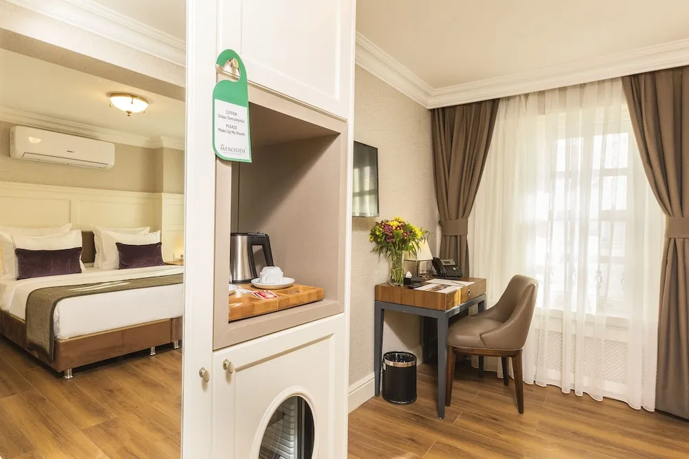 Balkonlu Deluxe Tek Büyük Yataklı Oda, 1 Yatak Odası