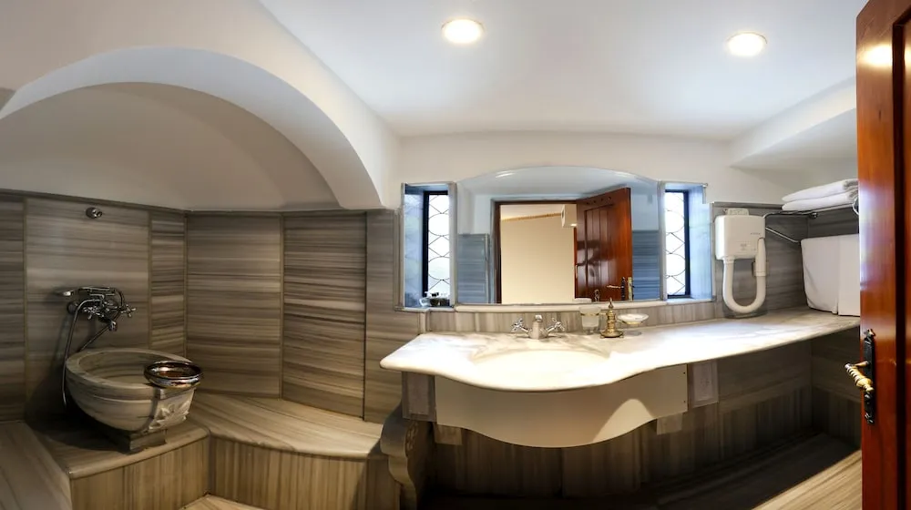 Double or Twin Room with Sea View