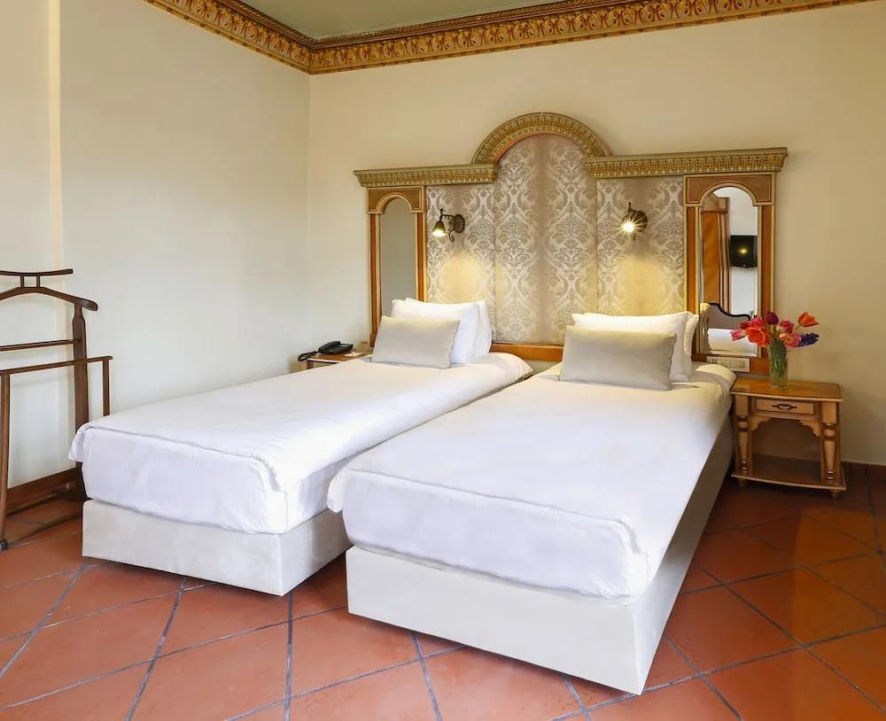 Double or Twin Room with Sea View