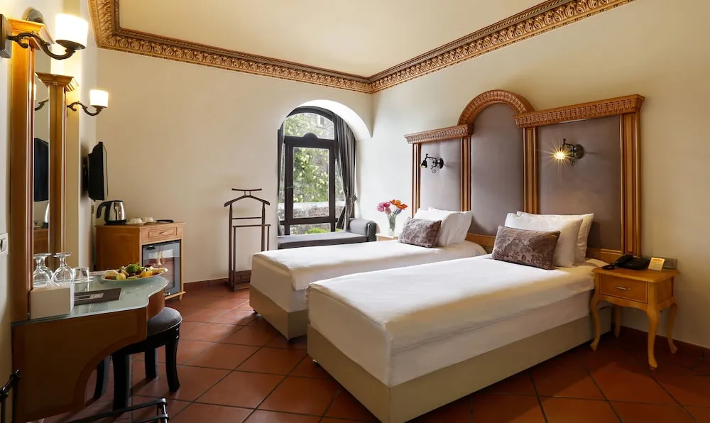 Double or Twin Room with Sea View