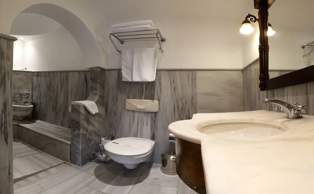 Deluxe Room With Blue Mosque View