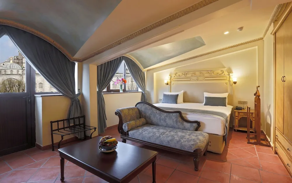 Deluxe Room With Blue Mosque View