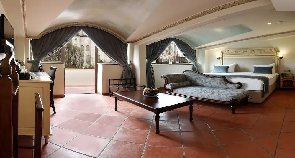 Deluxe Room With Blue Mosque View