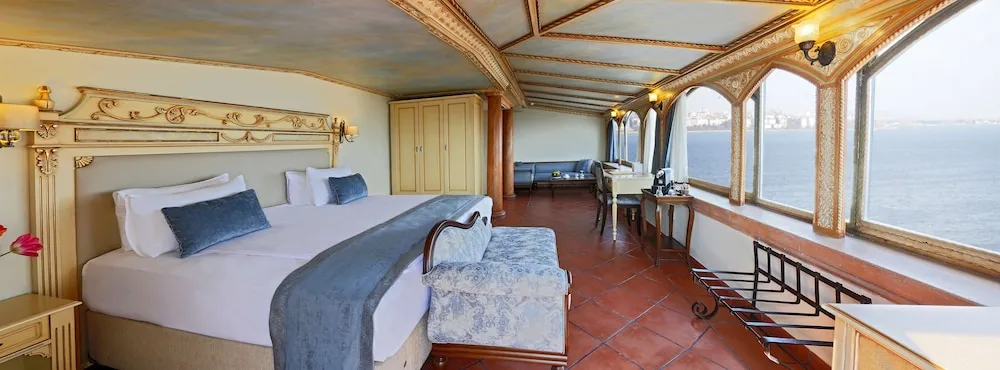 Junior Suite Room