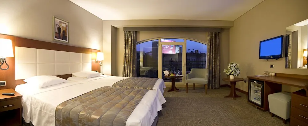 Tek Büyük Yataklı Oda, Bağlantılı Odalar